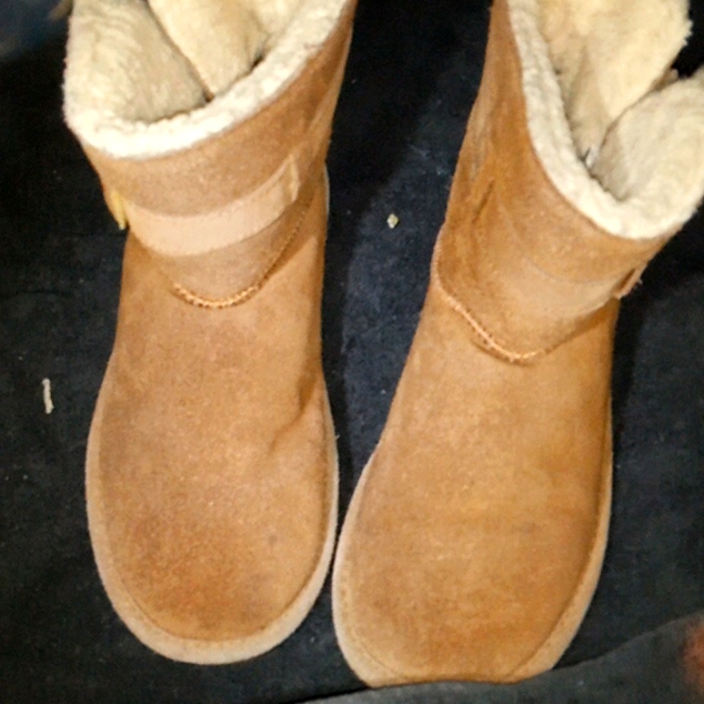 Bearpaws size 9